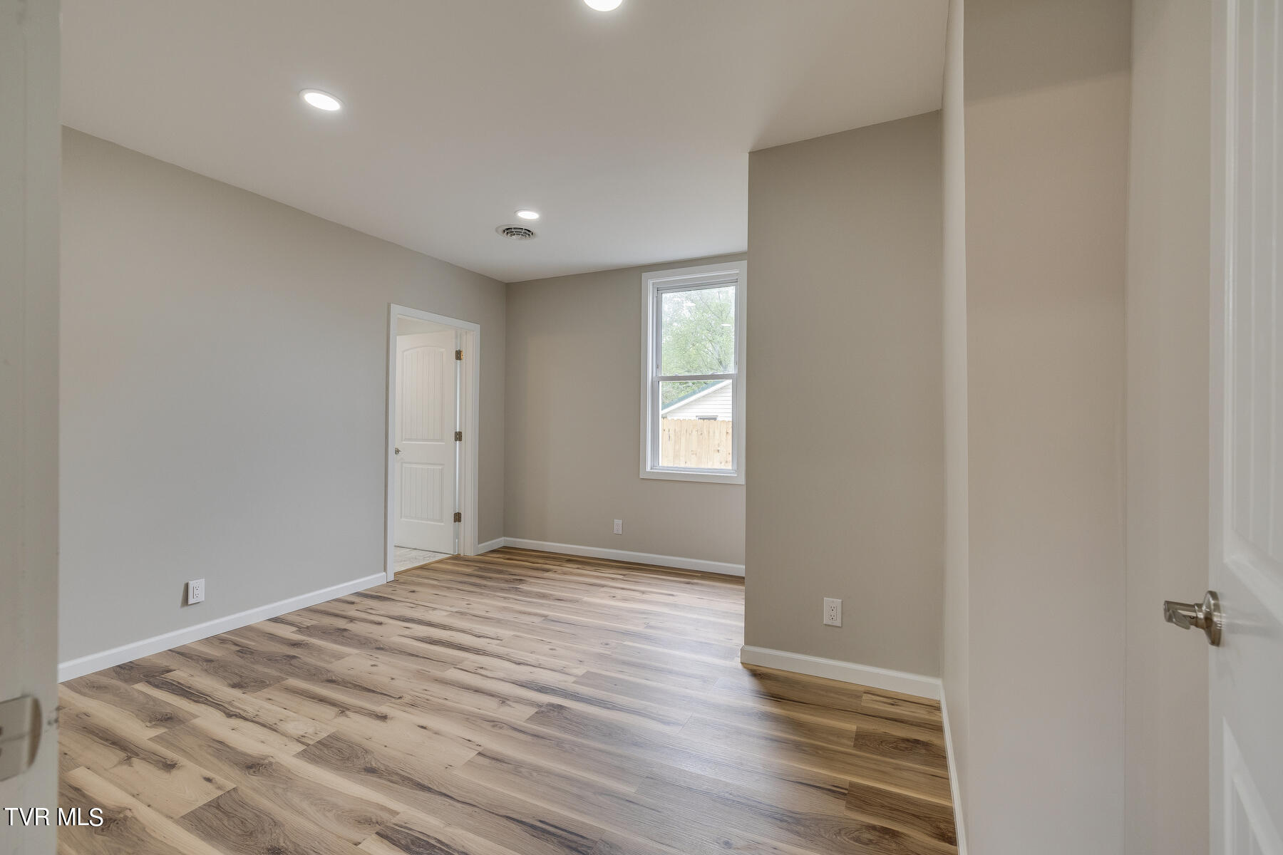 409 Grace Street Glade Spring, VA 24340 - Photo 12 of 23 017