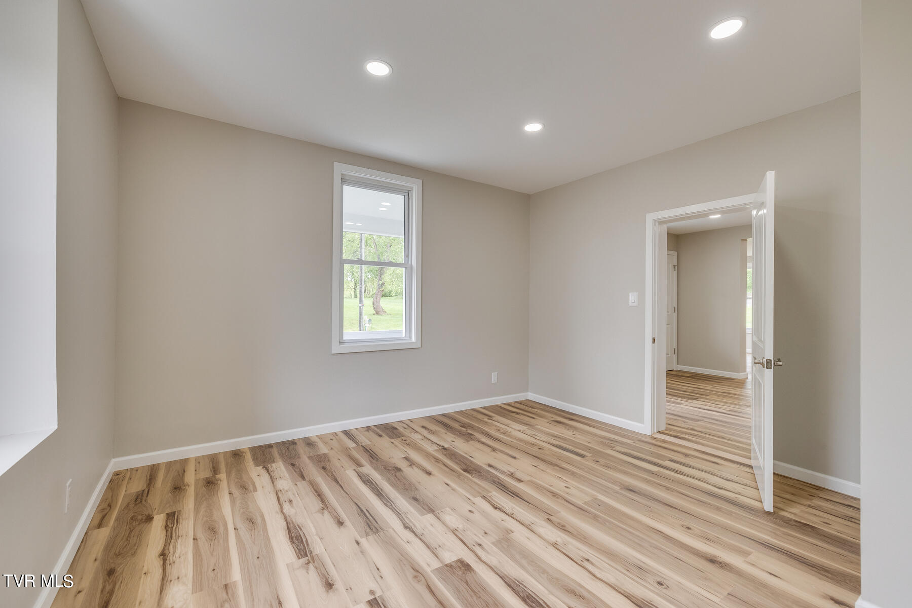 409 Grace Street Glade Spring, VA 24340 - Photo 17 of 23 024