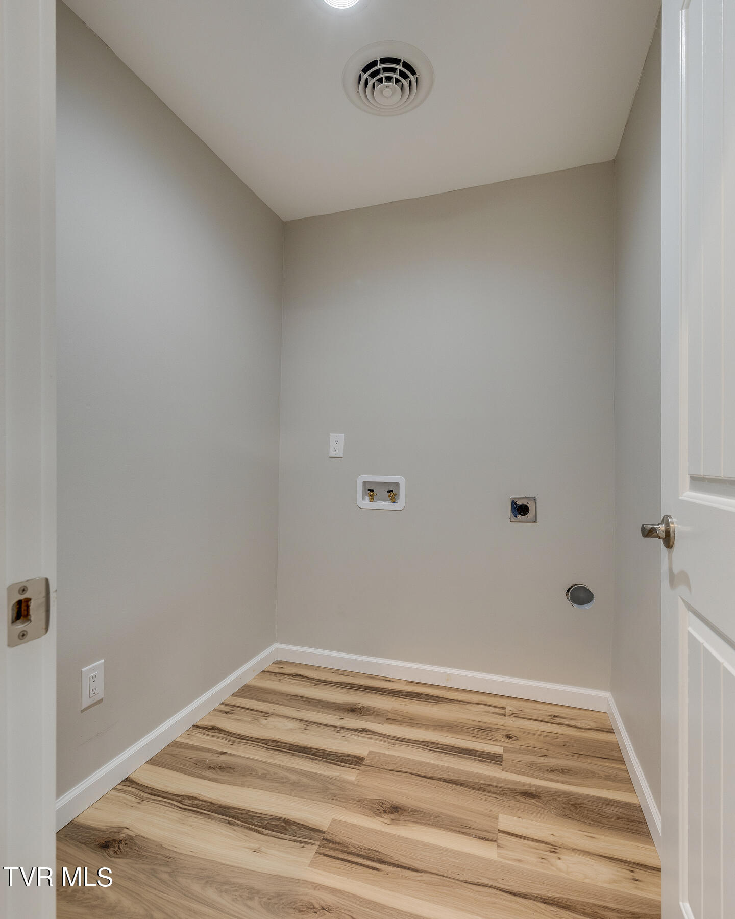 409 Grace Street Glade Spring, VA 24340 - Photo 20 of 23 030