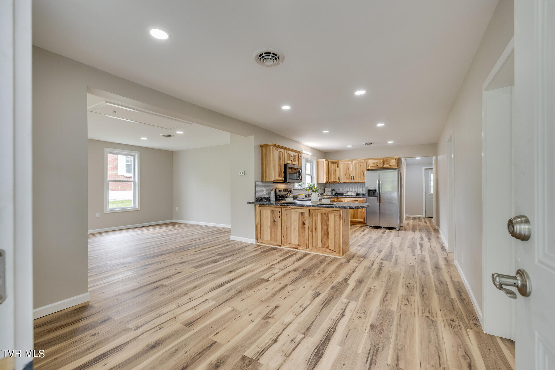409 Grace Street Glade Spring, VA 24340 - Photo 5 of 23 005