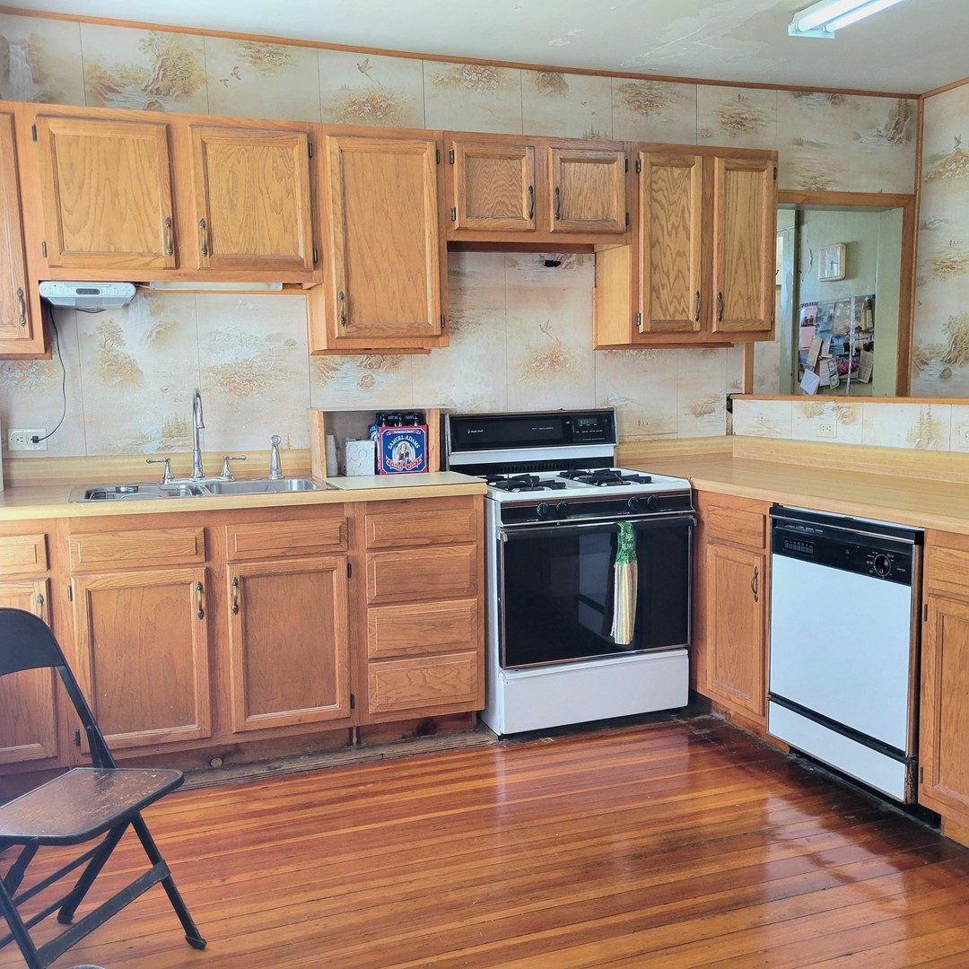 411 39th Street Moline, IL 61265 - Photo 14 of 34