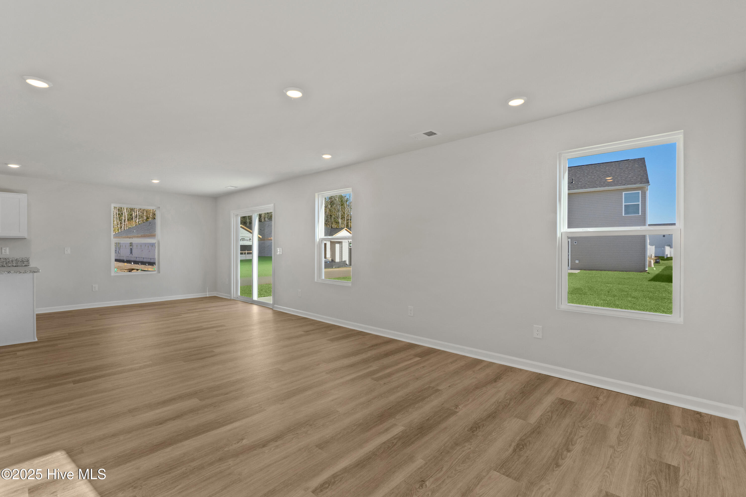 272 Mandolin Court Southwest Sunset Beach, NC 28468 - Photo 12 of 34 Vantage_272 Mandolin Ct_Lot 60 - 13