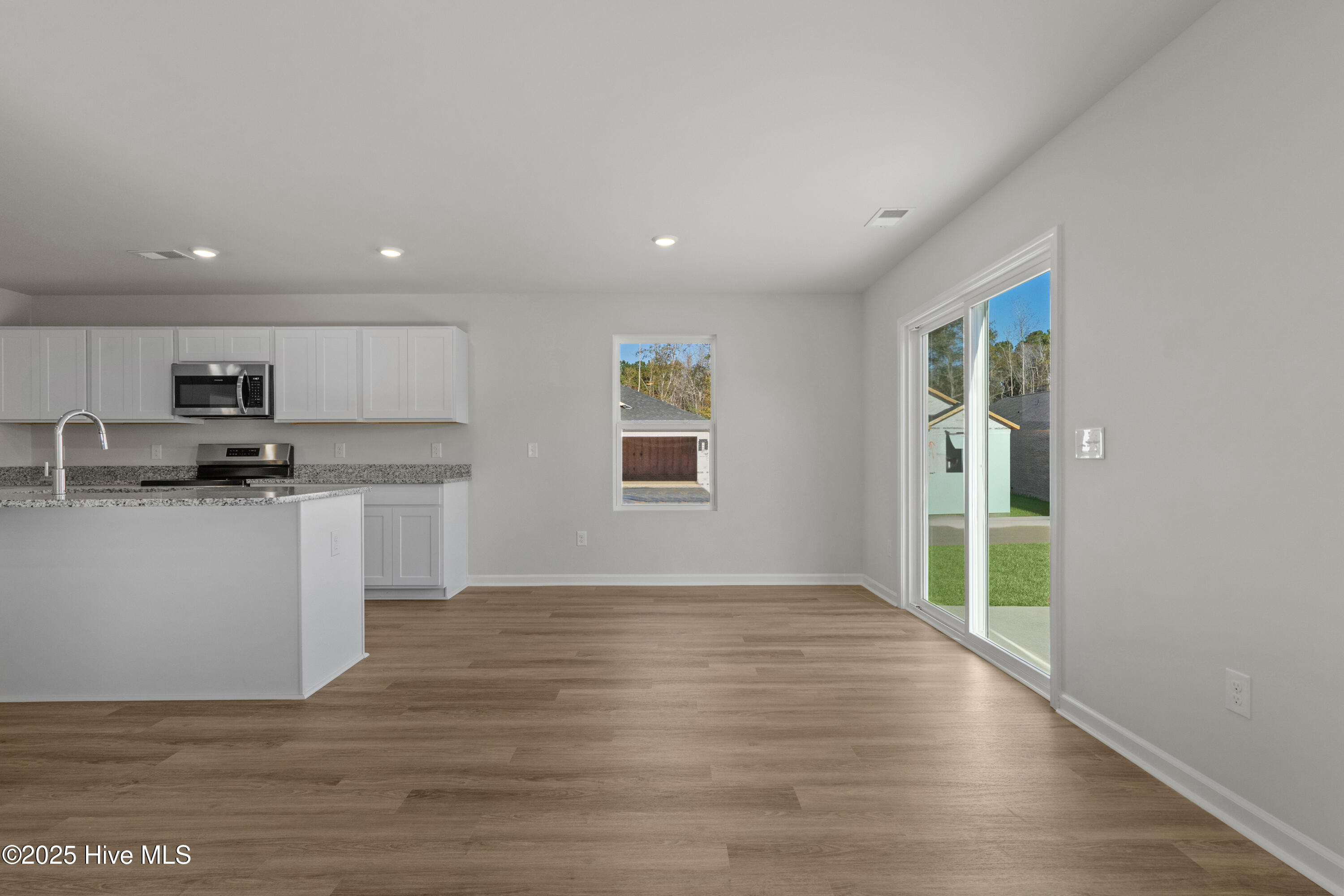 272 Mandolin Court Southwest Sunset Beach, NC 28468 - Photo 13 of 34 Vantage_272 Mandolin Ct_Lot 60 - 14