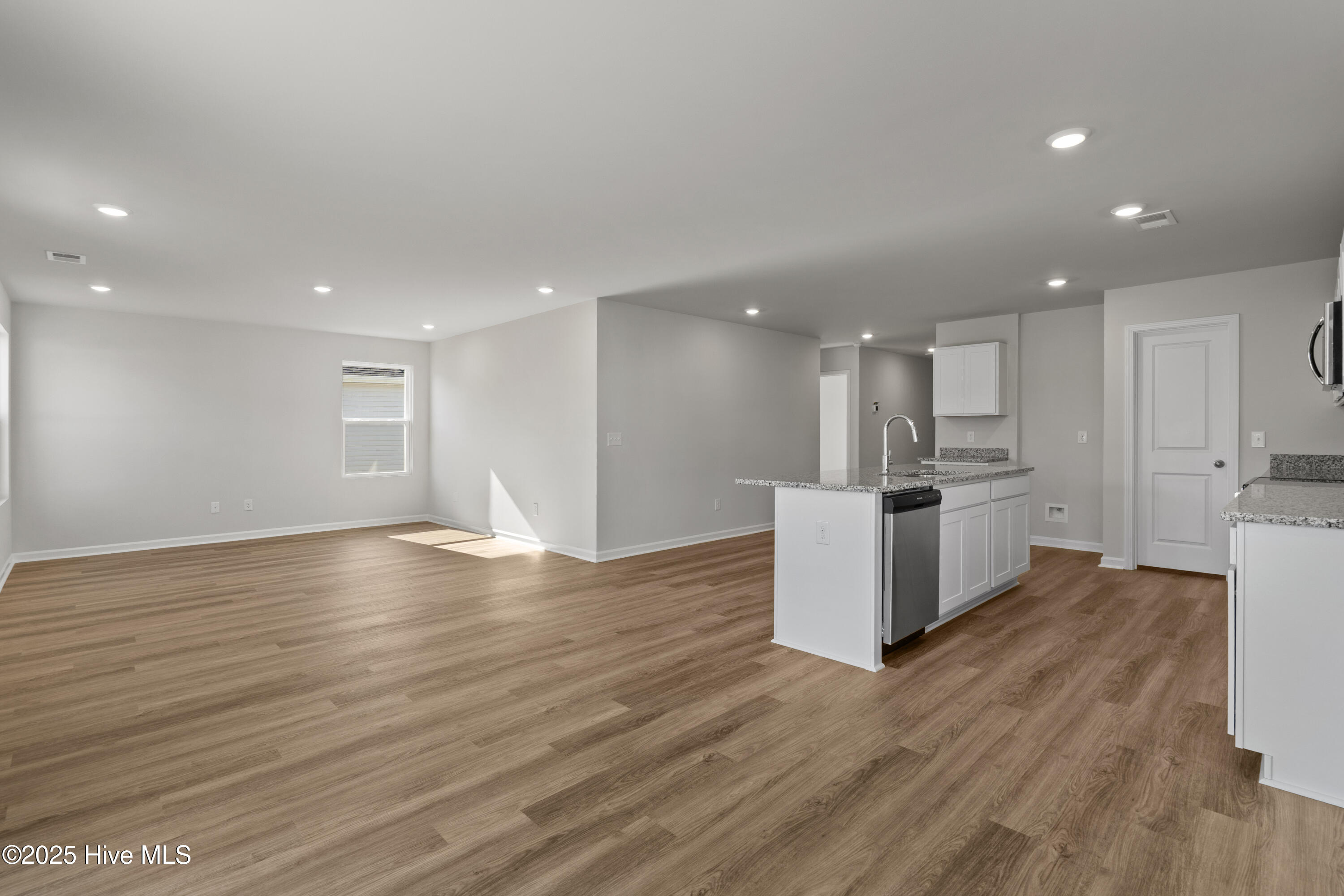 272 Mandolin Court Southwest Sunset Beach, NC 28468 - Photo 14 of 34 Vantage_272 Mandolin Ct_Lot 60 - 15