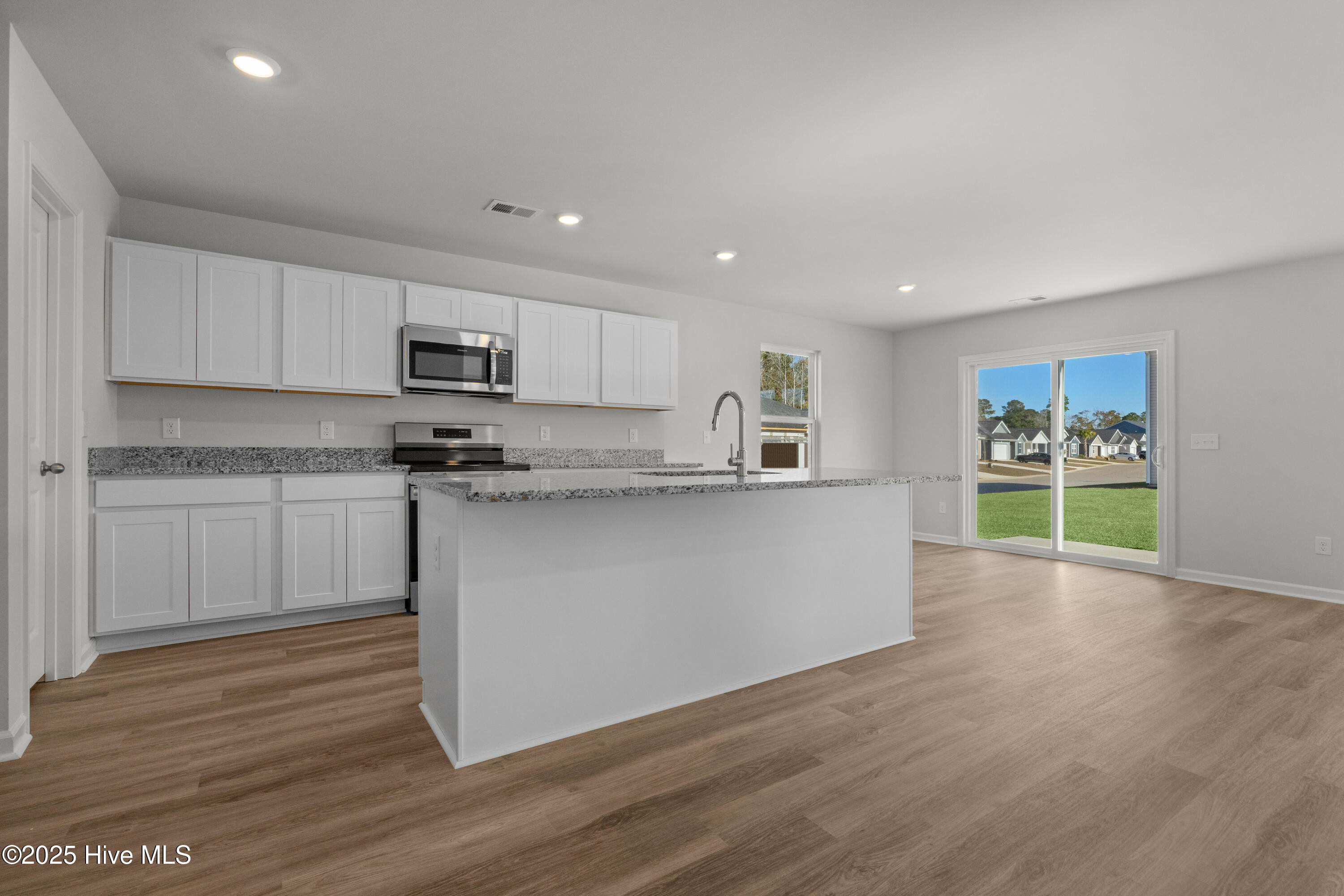 272 Mandolin Court Southwest Sunset Beach, NC 28468 - Photo 16 of 34 Vantage_272 Mandolin Ct_Lot 60 - 17