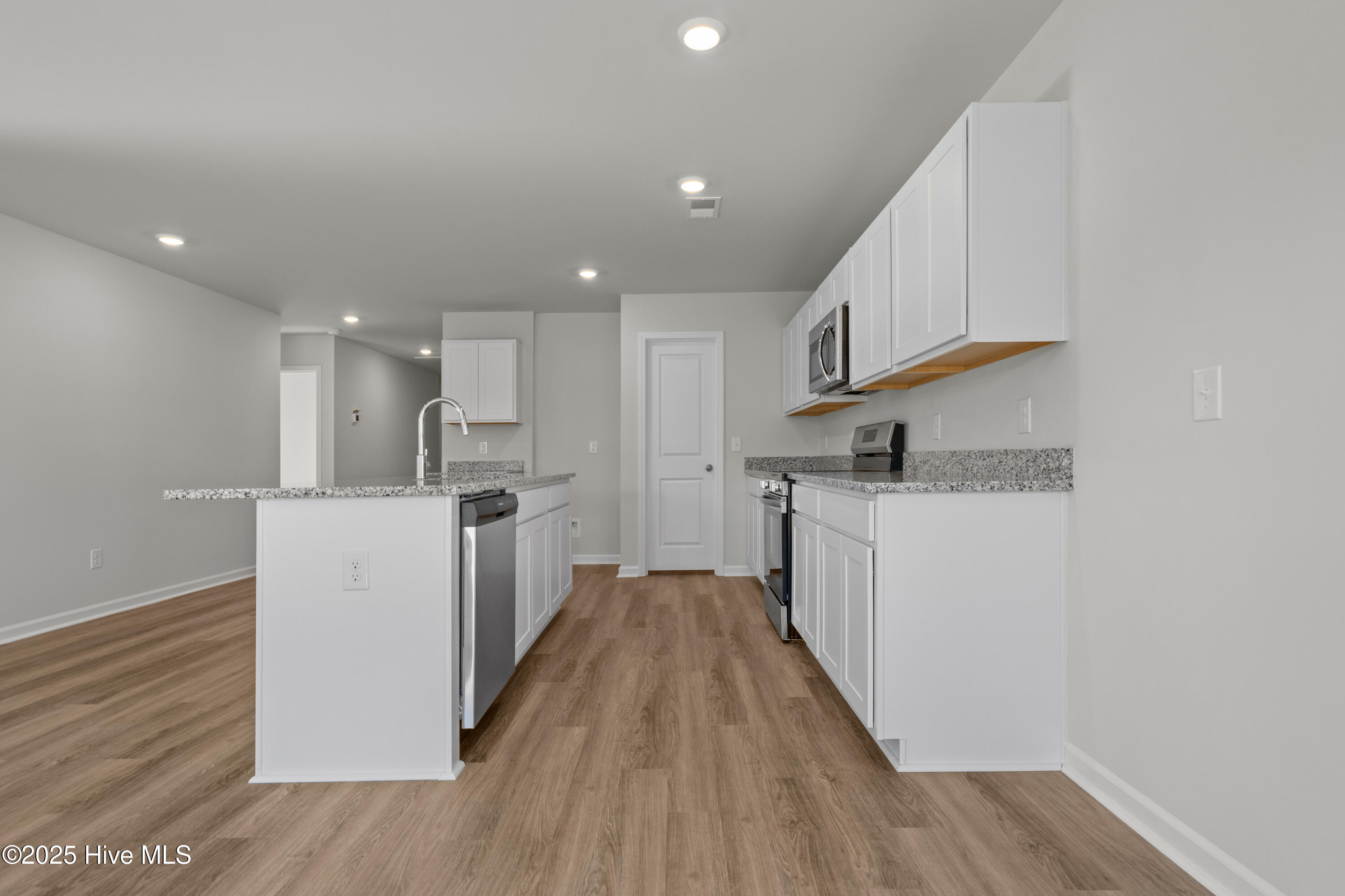 272 Mandolin Court Southwest Sunset Beach, NC 28468 - Photo 17 of 34 Vantage_272 Mandolin Ct_Lot 60 - 18