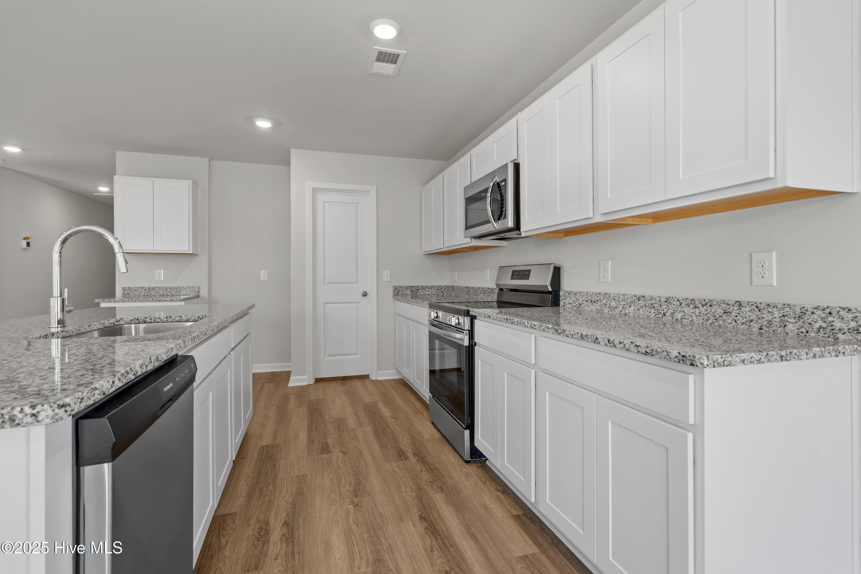 272 Mandolin Court Southwest Sunset Beach, NC 28468 - Photo 19 of 34 Vantage_272 Mandolin Ct_Lot 60 - 20