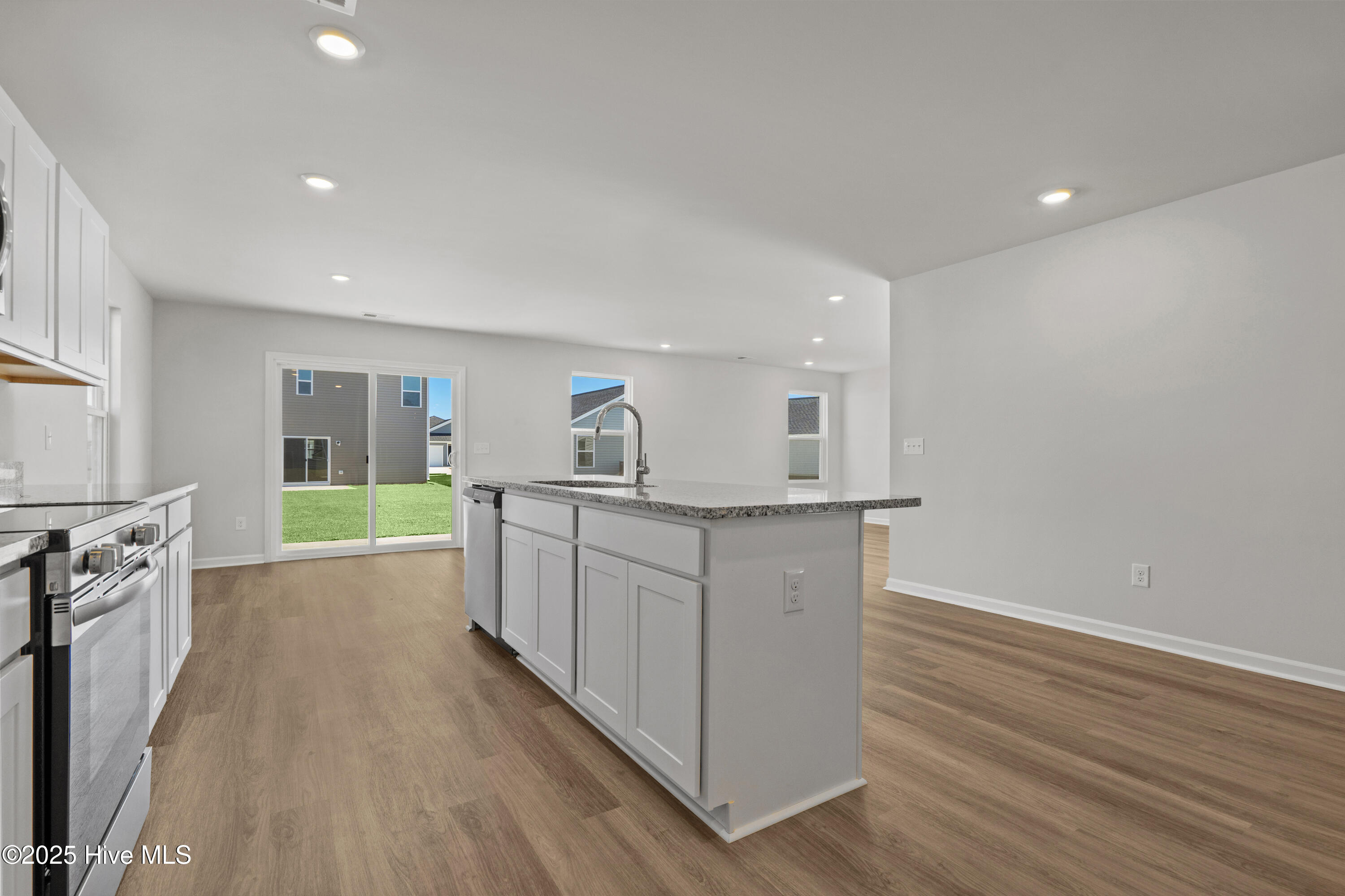 272 Mandolin Court Southwest Sunset Beach, NC 28468 - Photo 20 of 34 Vantage_272 Mandolin Ct_Lot 60 - 21