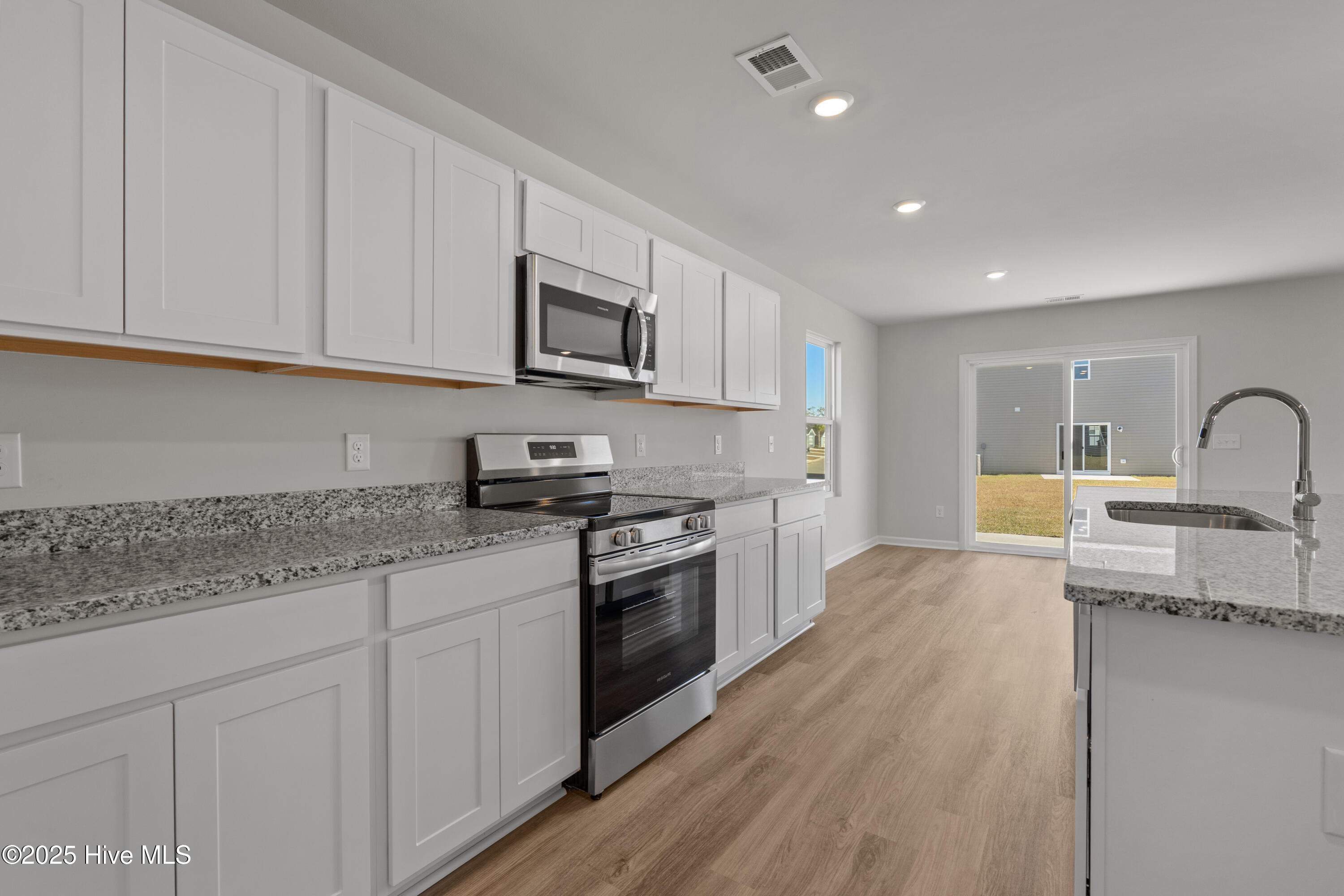 272 Mandolin Court Southwest Sunset Beach, NC 28468 - Photo 21 of 34 Vantage_272 Mandolin Ct_Lot 60 - 22