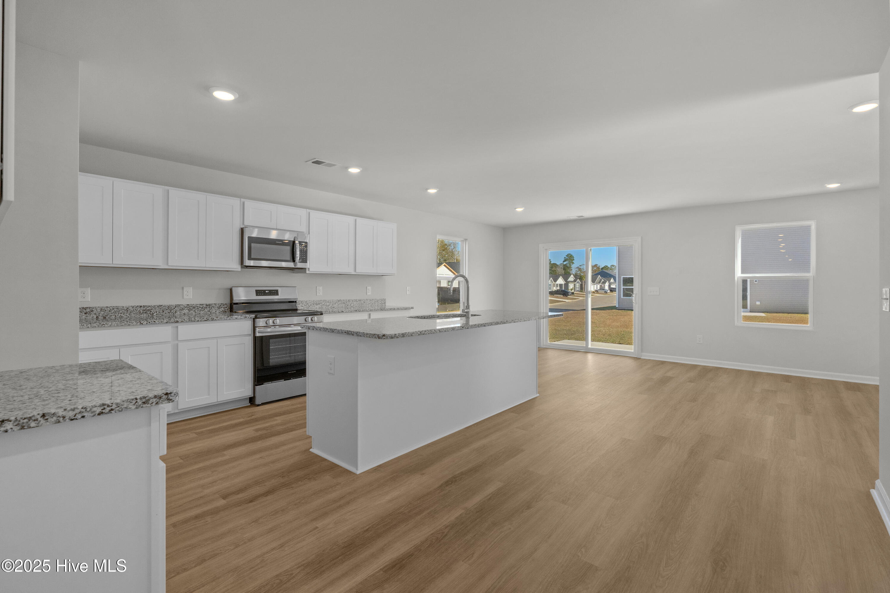 272 Mandolin Court Southwest Sunset Beach, NC 28468 - Photo 7 of 34 Vantage_272 Mandolin Ct_Lot 60 - 07