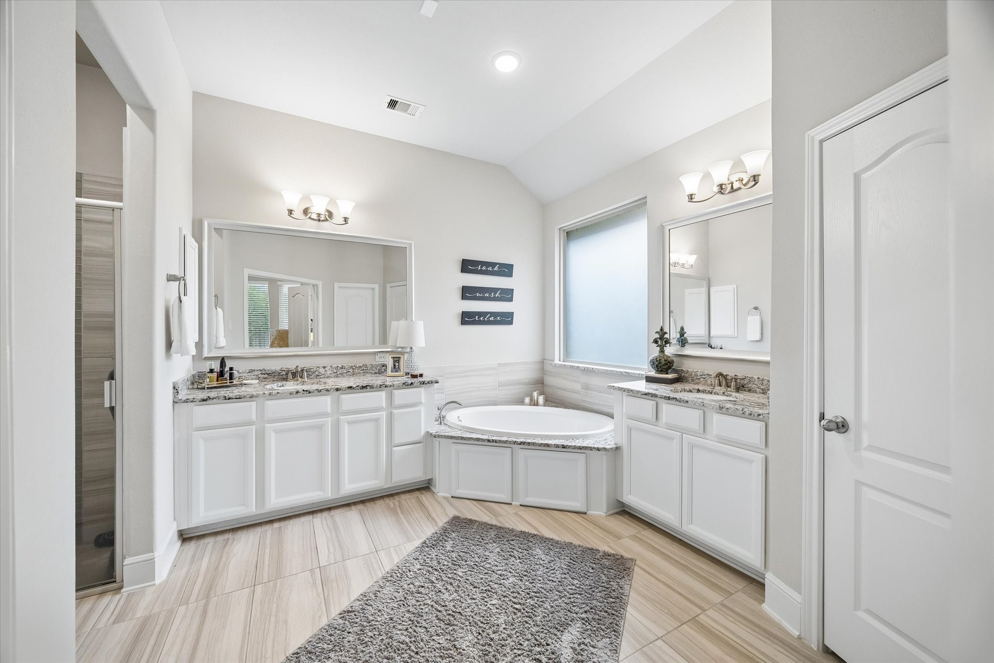 19 Peace Tree Way Tomball, TX 77375 - Photo 26 of 36 Well appointed primary ensuite