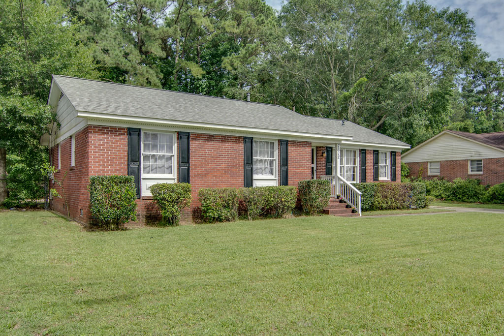 7612 Brandywine Road North Charleston, SC 29420 - Photo 2 of 26 02