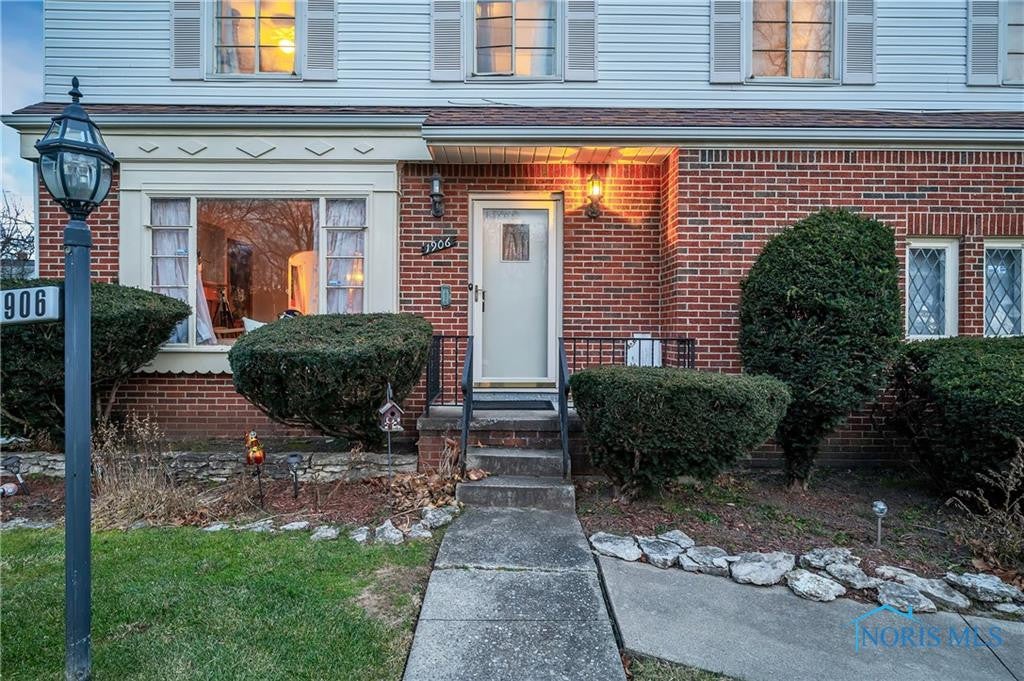 1906 Shenandoah Road Toledo, OH 43607 - Photo 2 of 32 Gallery Image 2