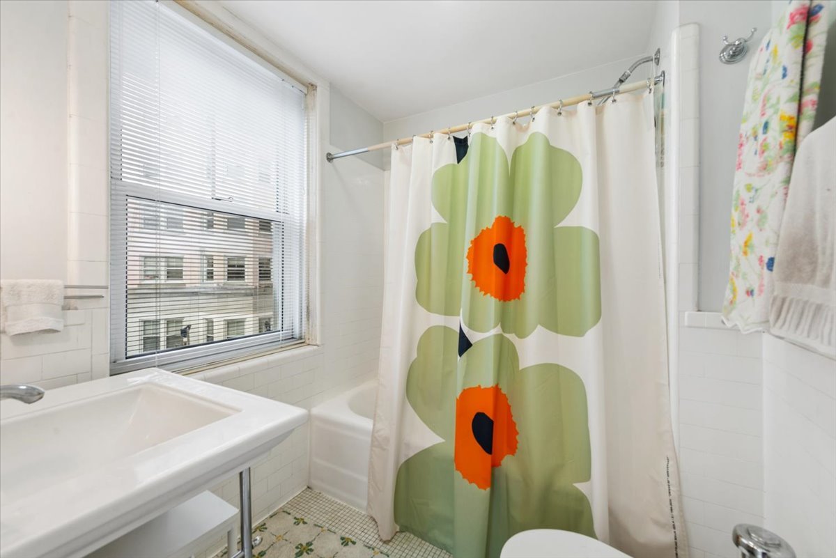 5555 North Sheridan Road, Unit 316 Chicago, IL 60640 - Photo 13 of 26