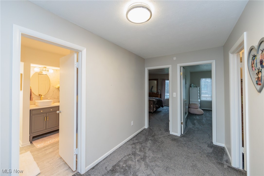 200 Granger Road, Unit 73 Medina, OH 44256 - Photo 9 of 18 Upstairs hallway