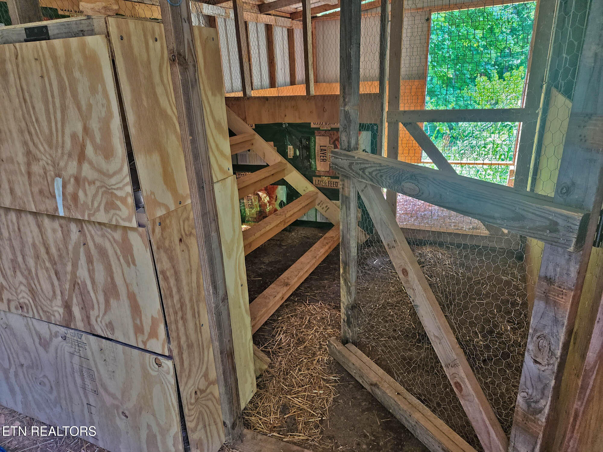 805 Punkton Road Del Rio, TN 37727 - Photo 39 of 53 chicken coop