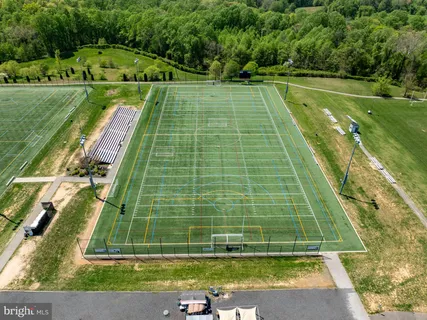 a view of a tennis court