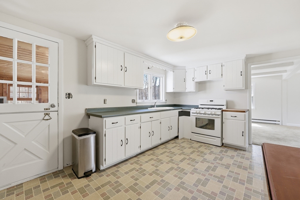 240 Upper Road Deerfield, MA 01342 - Photo 17 of 42