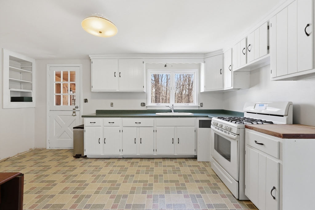 240 Upper Road Deerfield, MA 01342 - Photo 18 of 42