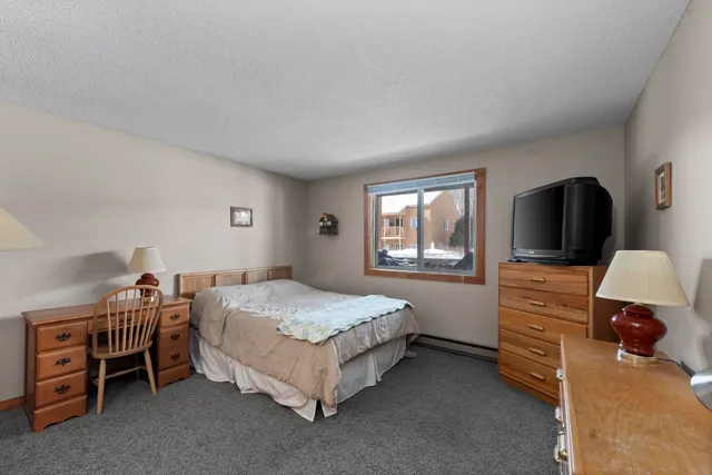 $299,000 | 6 Notchview Lane, Unit 2, Lincoln, NH 03251