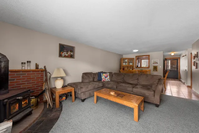 $289,000 | 6 Notchview Lane, Unit 2, Lincoln, NH 03251