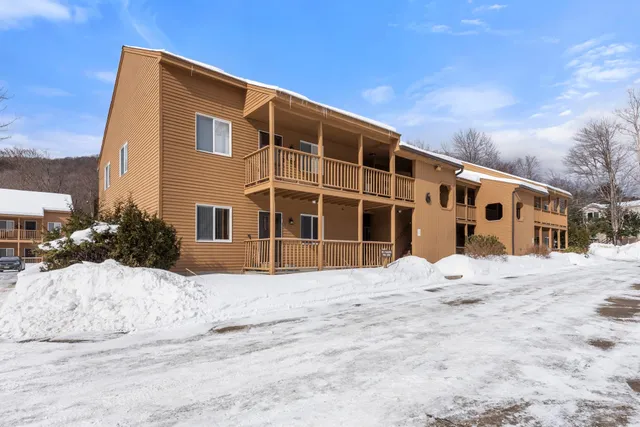 $299,000 | 6 Notchview Lane, Unit 2, Lincoln, NH 03251