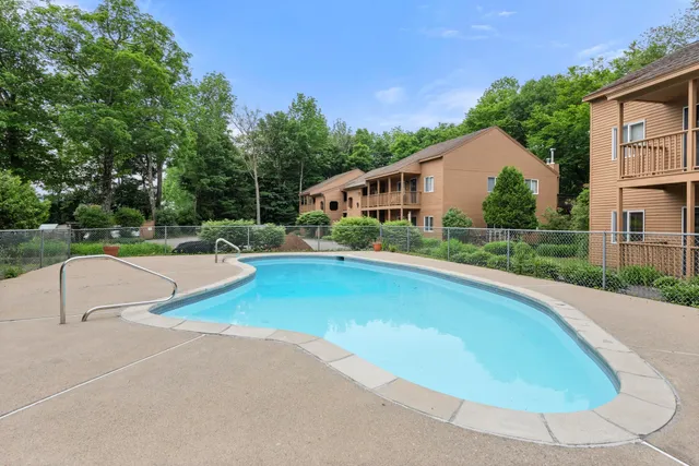 $289,000 | 6 Notchview Lane, Unit 2, Lincoln, NH 03251