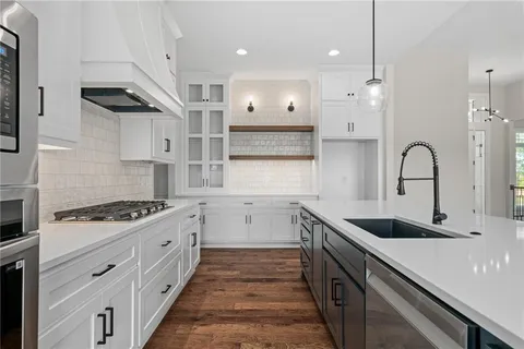 $637,000 | 25003 West 89th Terrace, Lenexa, KS 66227