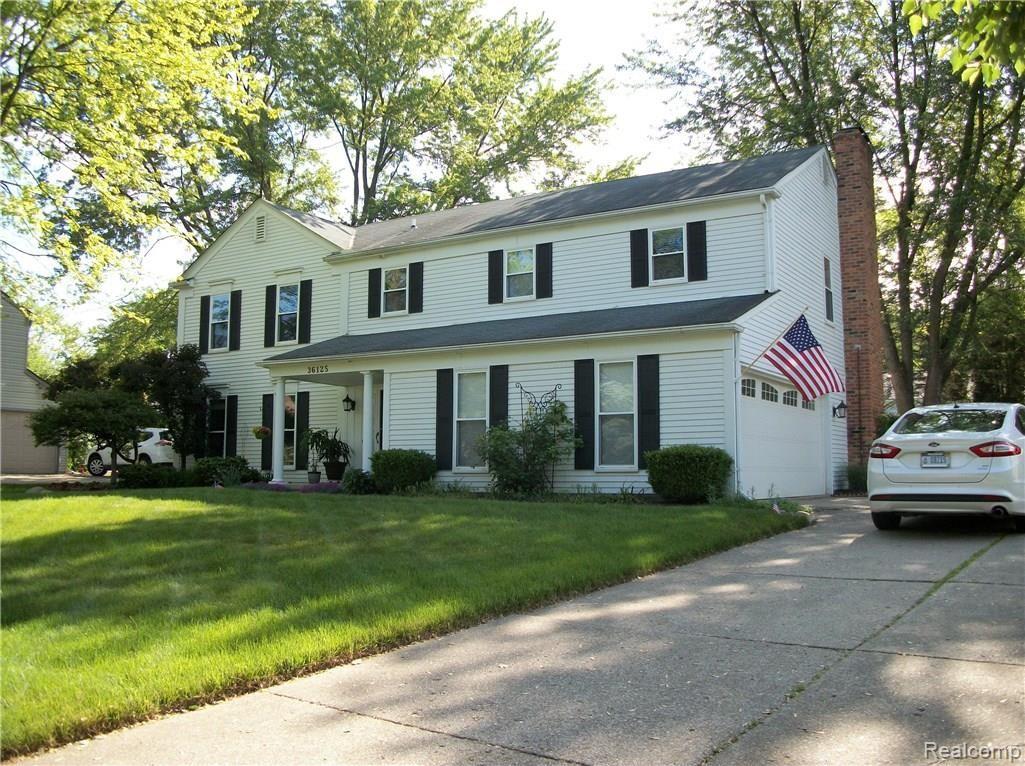 36125 Fredericksburg Road Farmington, MI 48331 - Photo 1 of 63 033.JPG
