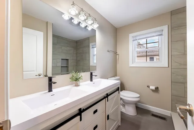 $365,000 | 1616 Wilcox Street, Crest Hill, IL 60403