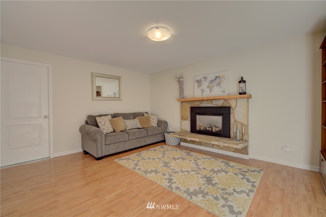 10833 Northeast 149th Street Bothell, WA 98011 - Photo 14 of 25 Gallery Image 14