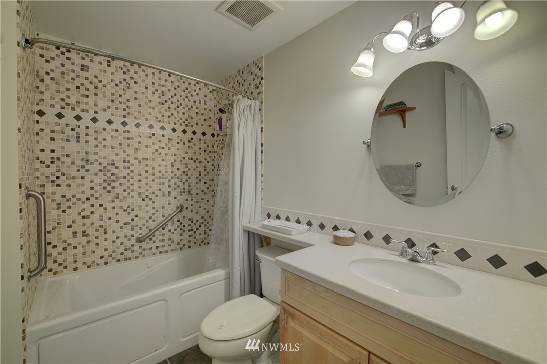 10833 Northeast 149th Street Bothell, WA 98011 - Photo 15 of 25 Gallery Image 15