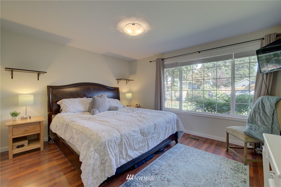 10833 Northeast 149th Street Bothell, WA 98011 - Photo 18 of 25 Gallery Image 18
