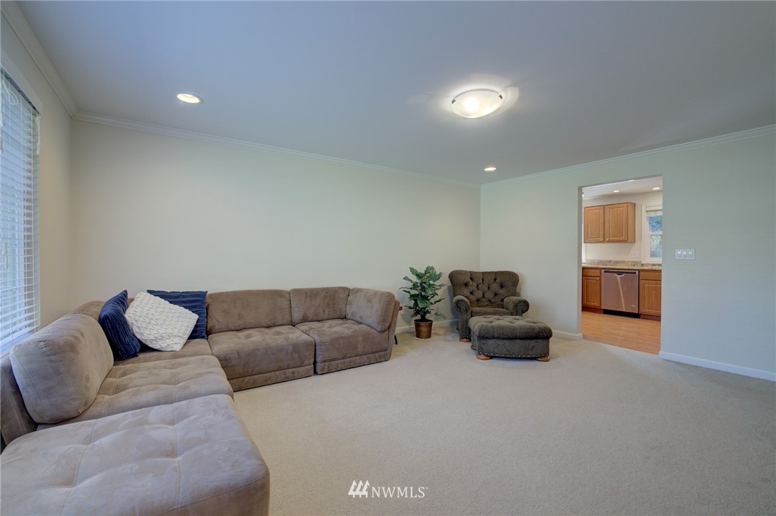 10833 Northeast 149th Street Bothell, WA 98011 - Photo 3 of 25 Gallery Image 3