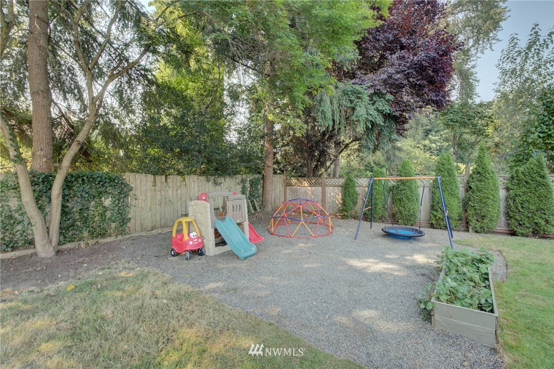 10833 Northeast 149th Street Bothell, WA 98011 - Photo 23 of 25 Gallery Image 23