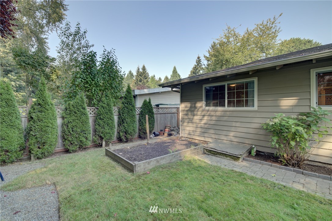 10833 Northeast 149th Street Bothell, WA 98011 - Photo 24 of 25 Gallery Image 24