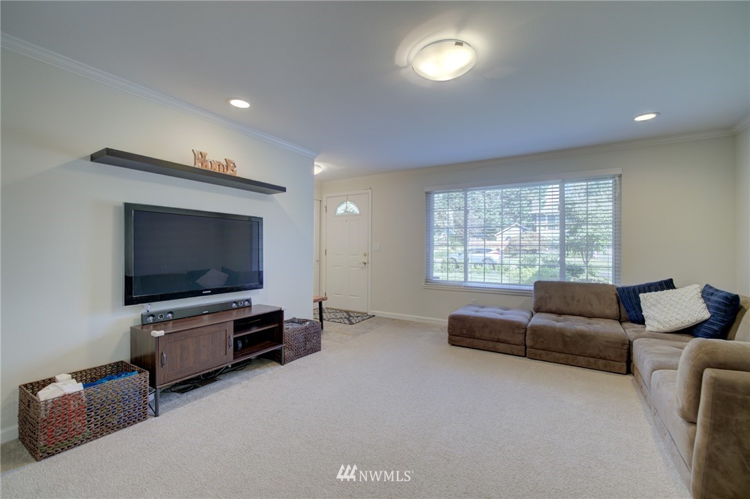 10833 Northeast 149th Street Bothell, WA 98011 - Photo 4 of 25 Gallery Image 4