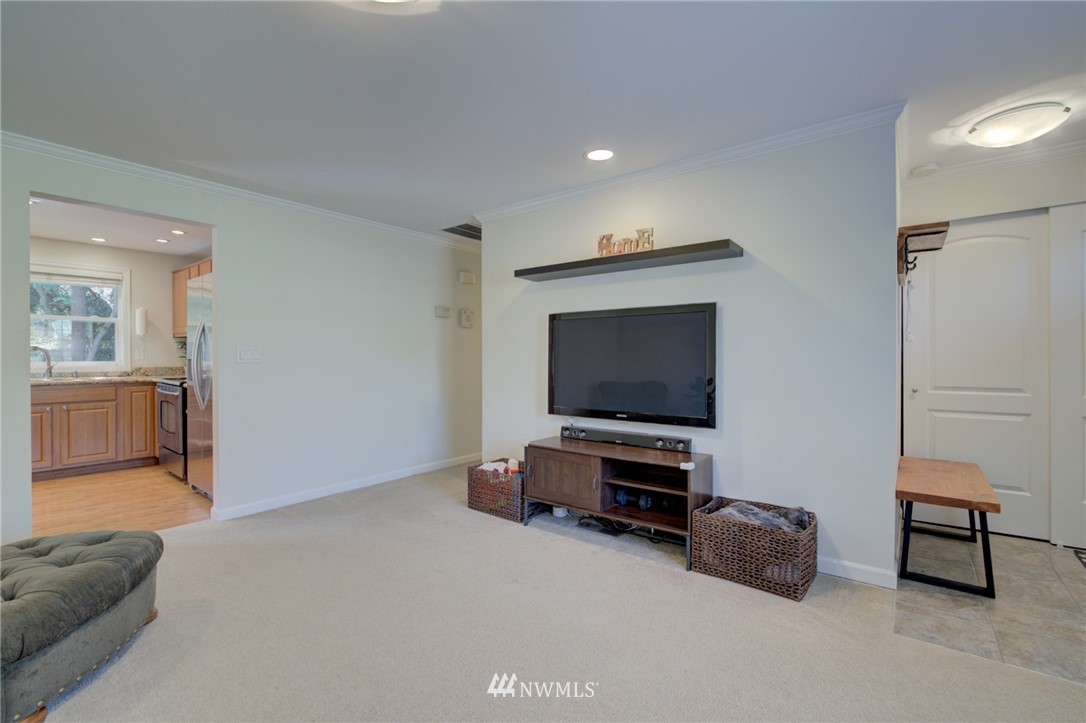10833 Northeast 149th Street Bothell, WA 98011 - Photo 5 of 25 Gallery Image 5