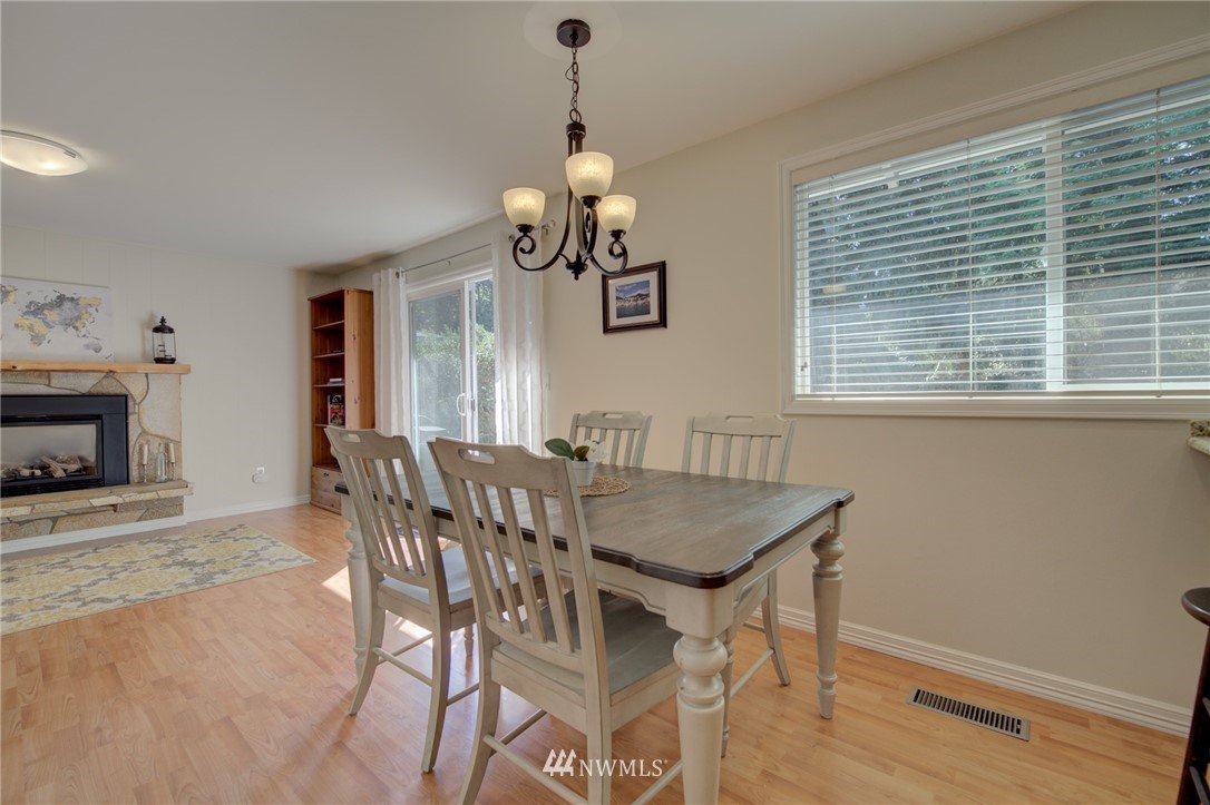 10833 Northeast 149th Street Bothell, WA 98011 - Photo 6 of 25 Gallery Image 6