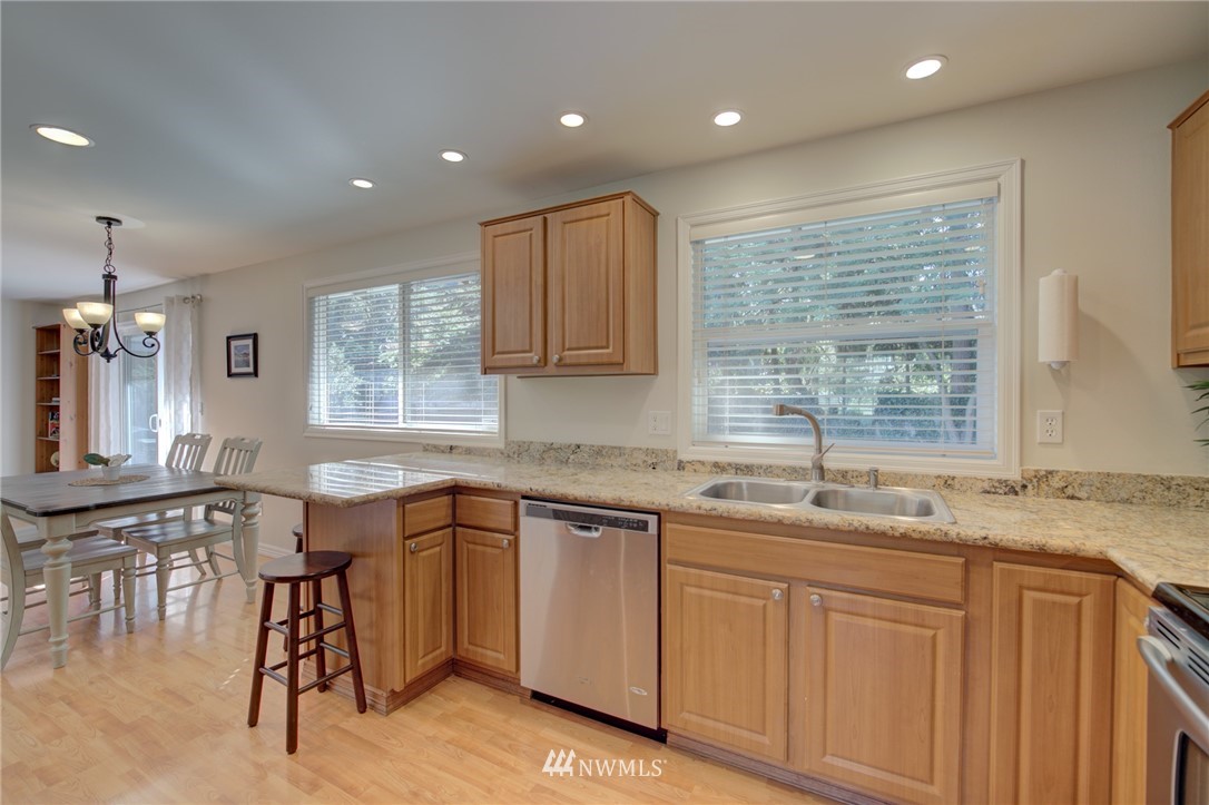 10833 Northeast 149th Street Bothell, WA 98011 - Photo 10 of 25 Gallery Image 10