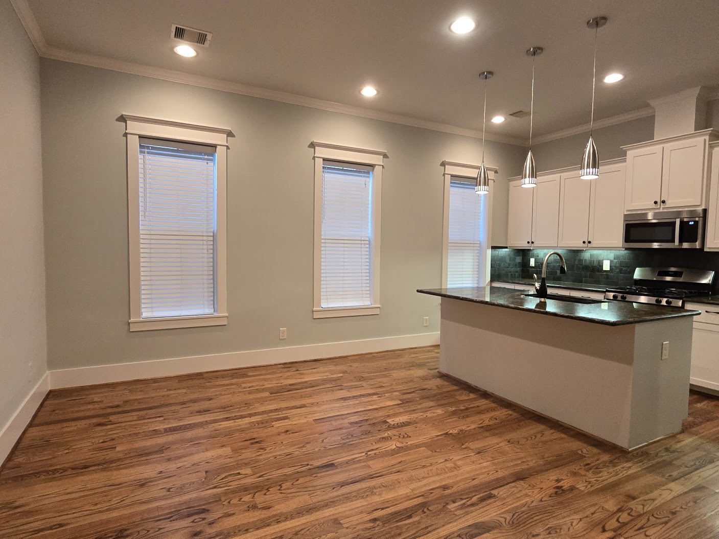 4109 Allen Street Houston, TX 77007 - Photo 13 of 42 Dining room area adjacent to the stunning chef's kitchen.