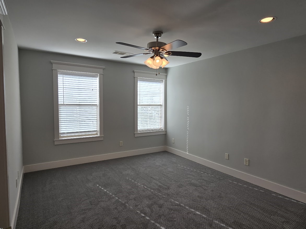 4109 Allen Street Houston, TX 77007 - Photo 21 of 42 3rd floor bedroom has lots of natural lighting.
