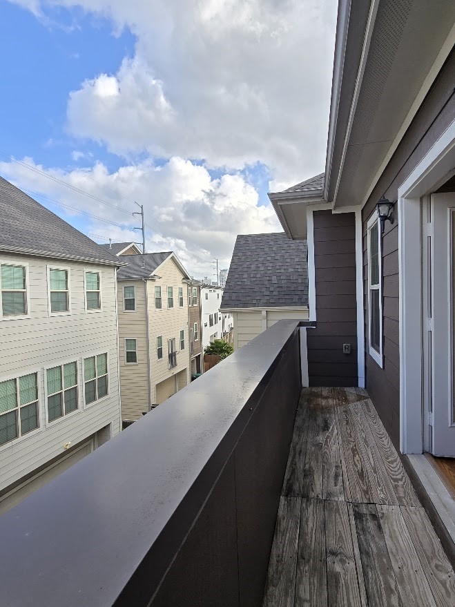 4109 Allen Street Houston, TX 77007 - Photo 27 of 42 Balcony/terrace located on 3rd floor. Private access from primary bedroom suite.