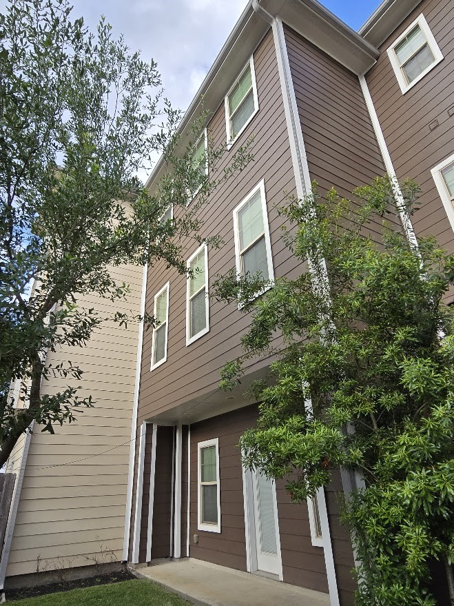 4109 Allen Street Houston, TX 77007 - Photo 42 of 42 Beautiful view of 4109 Allen St. from the backyard. The home has lots of windows on every floor allowing for plenty of natural light.