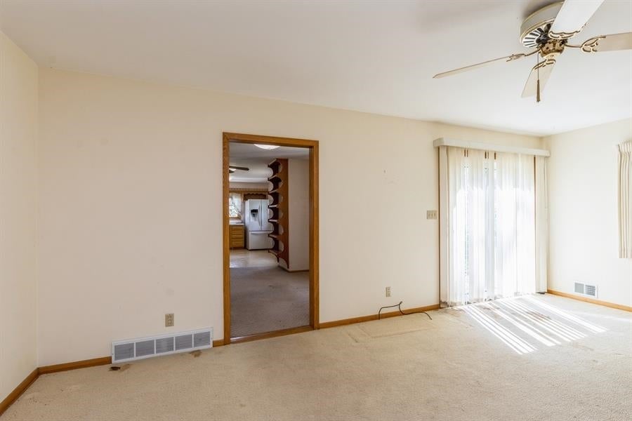6401 Dean Road Southwest Cedar Rapids, IA 52404 - Photo 5 of 36 Gallery Image 5