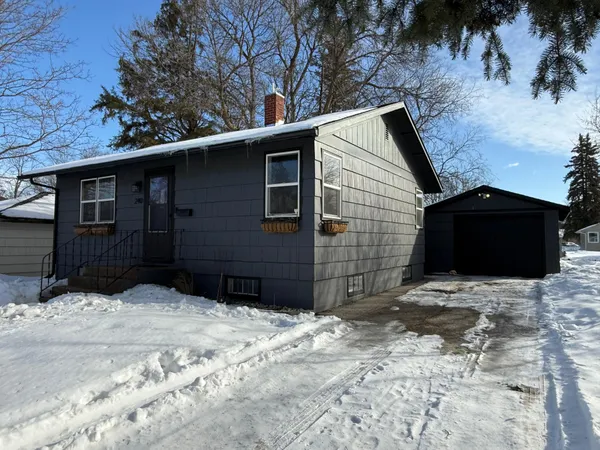 $144,900 | 240 Kneale Avenue North, Thief River Falls, MN 56701