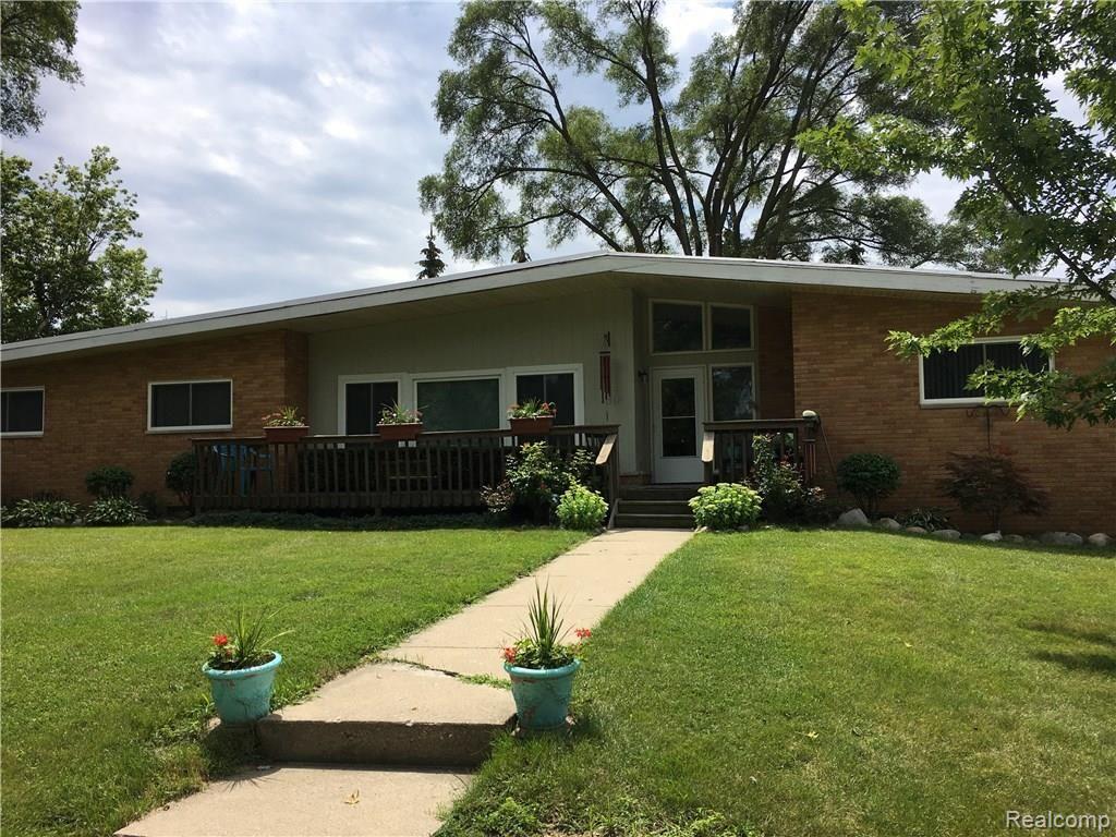 1567 West Auburn Road Rochester, MI 48309 - Photo 1 of 11 IMG_3337.JPG