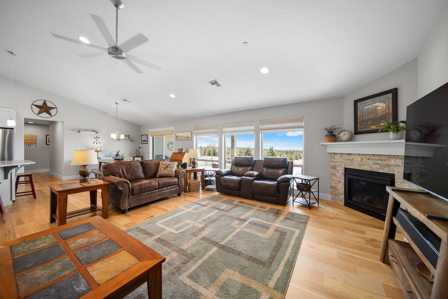 4416 Southeast Laredo Road Prineville, OR 97754 - Photo 14 of 40 12