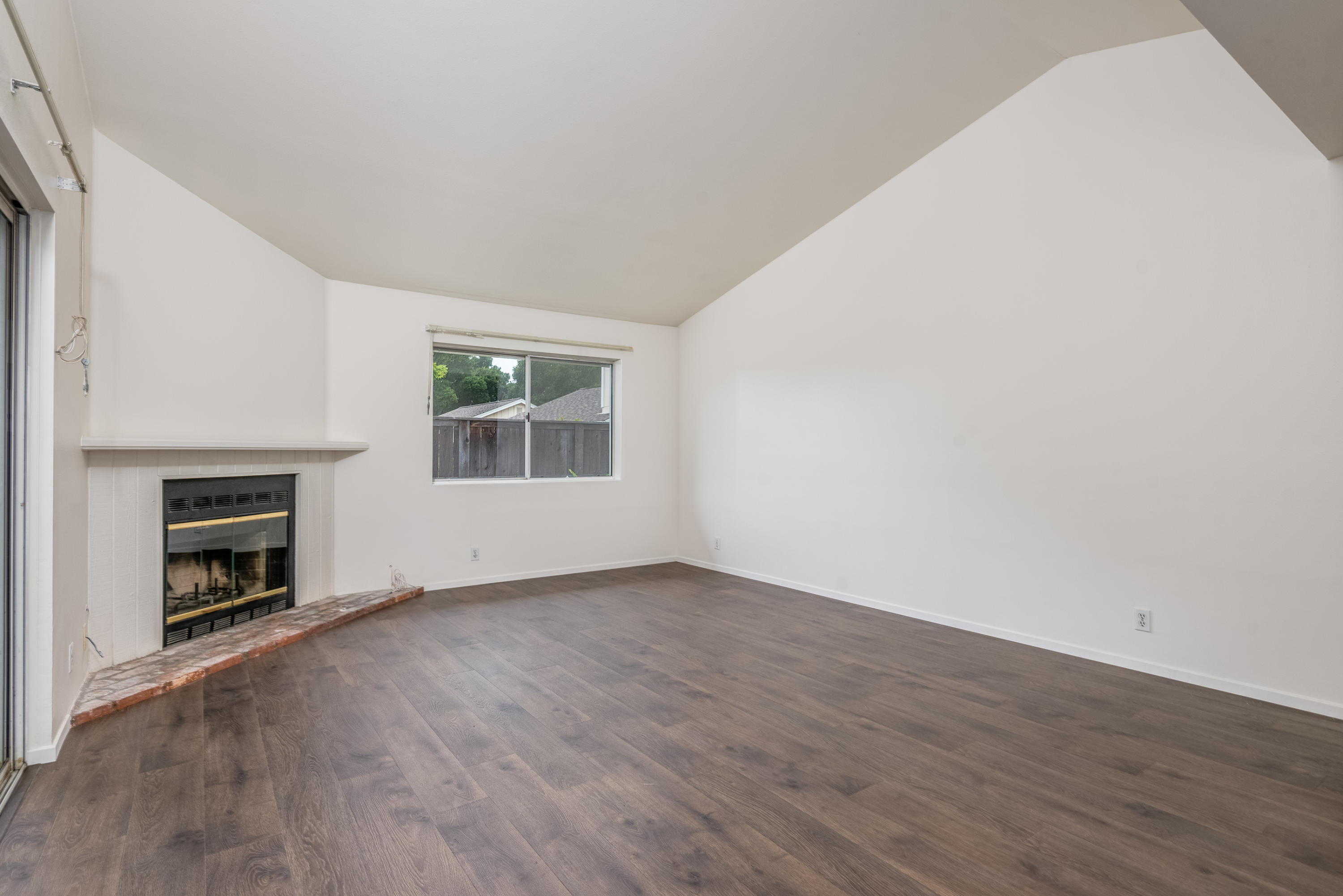 6045 Berkeley Road Goleta, CA 93117 - Photo 3 of 18 04-Living Room