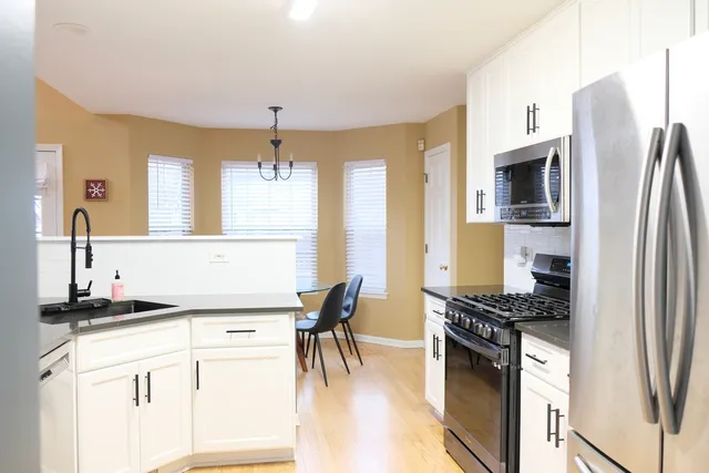 $565,000 | 3408 Parliament Lane, Naperville, IL 60564